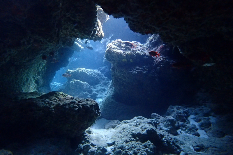 沖縄の水中洞窟